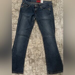 Levi’s TOO SUPERLOW STRETCH Boot Cut Denim. Size 9 Juniors M